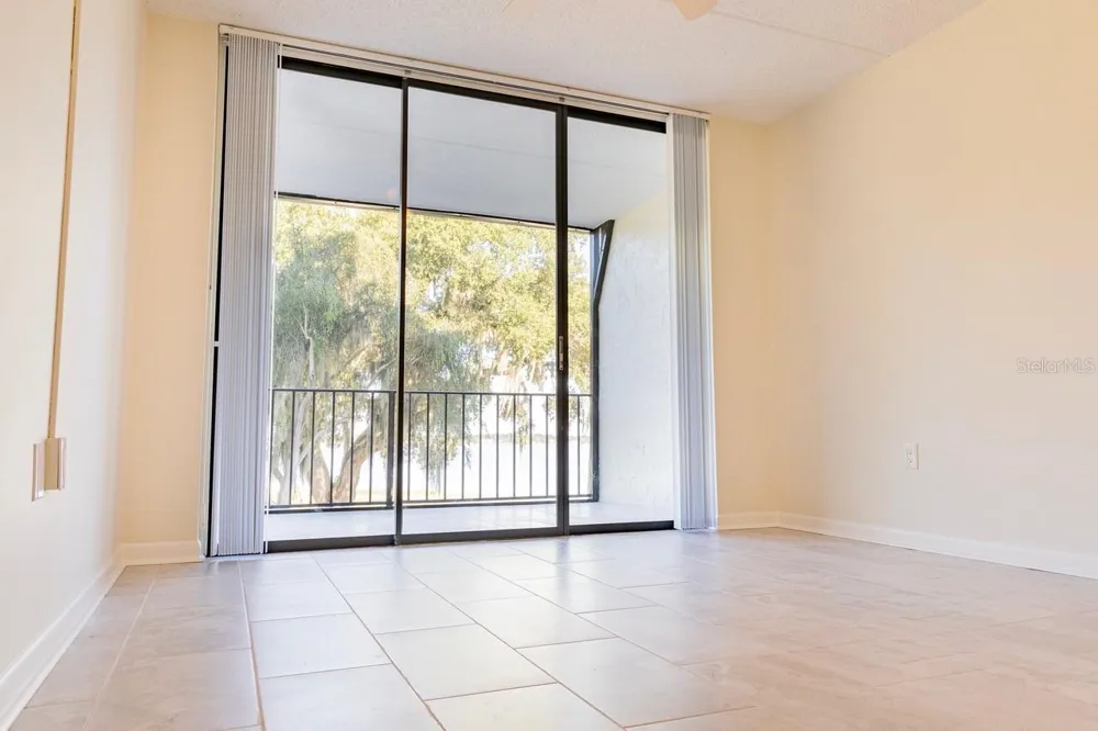 208 LAKE HOWARD DRIVE NW #104 Winter Haven, FL 33880