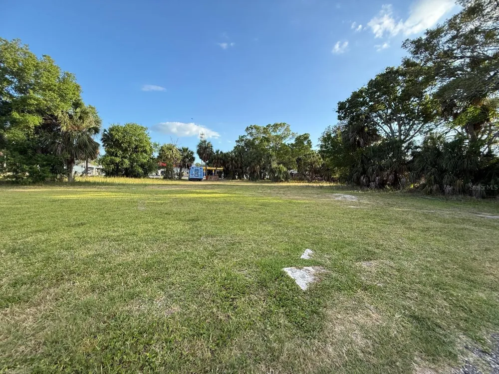 3733 6TH STREET S St Petersburg, FL 33705