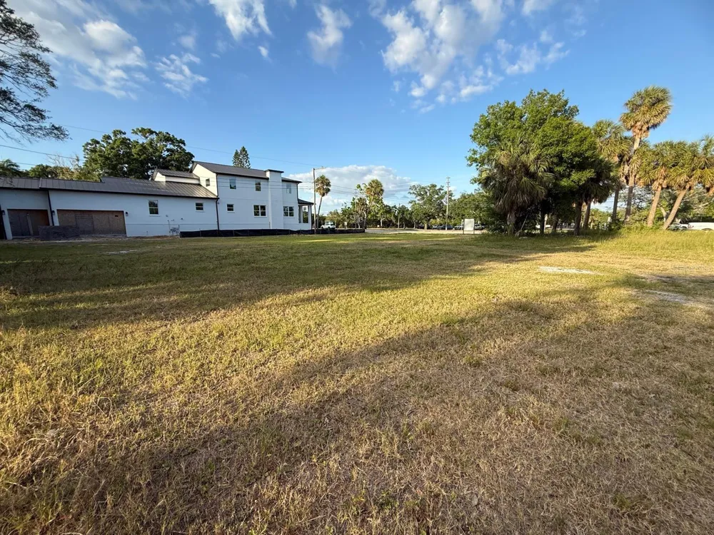 3733 6TH STREET S St Petersburg, FL 33705