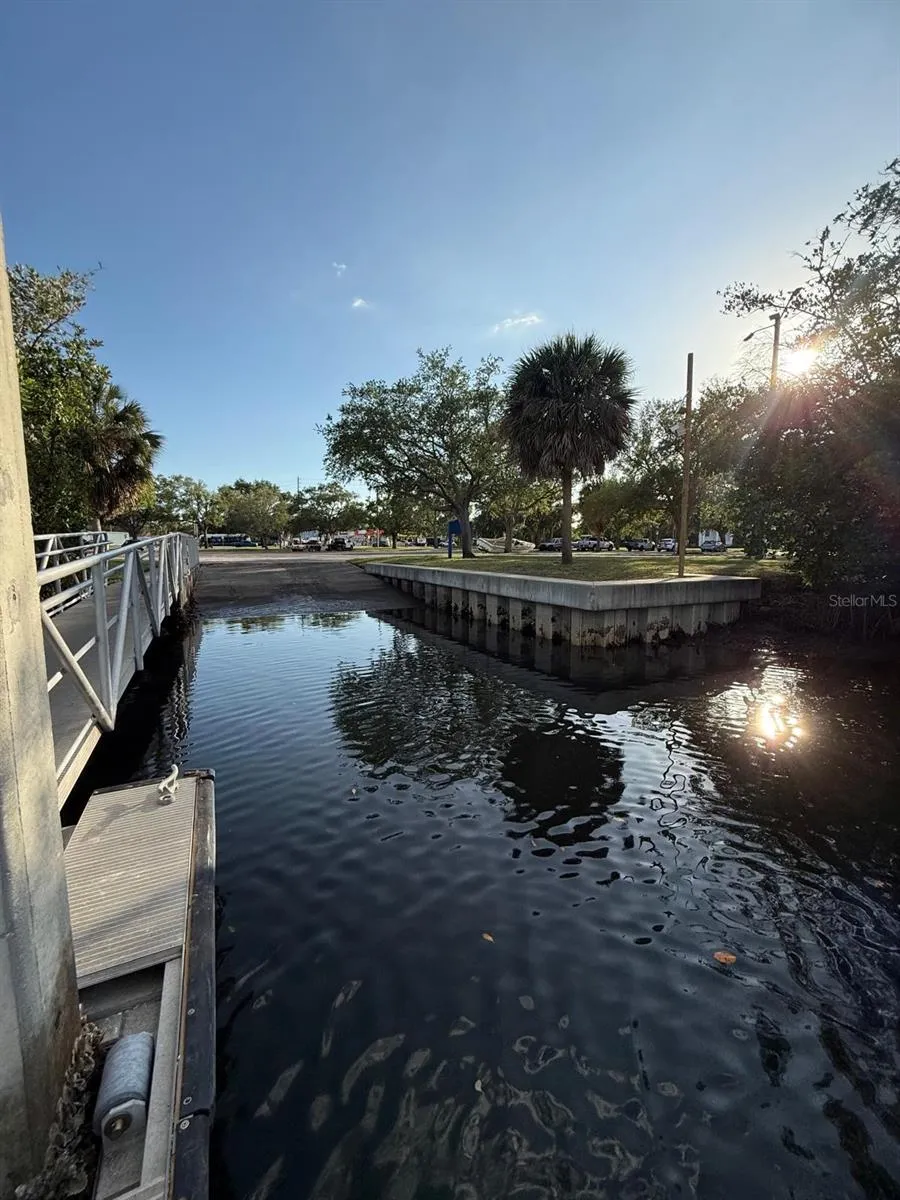 3733 6TH STREET S St Petersburg, FL 33705
