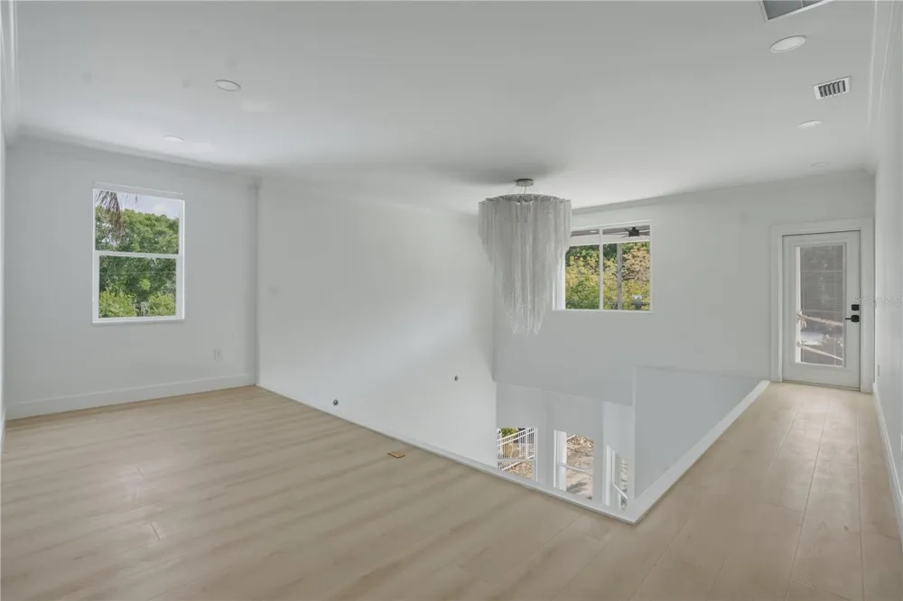 685 1ST AVENUE Safety Harbor, FL 34695