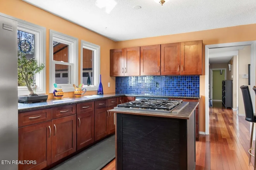 770 Mount Paran Rd Jacksboro, TN 37757