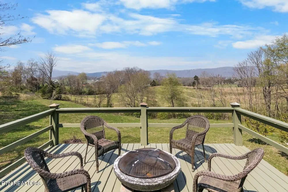 770 Mount Paran Rd Jacksboro, TN 37757