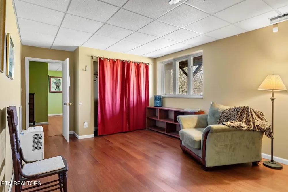 770 Mount Paran Rd Jacksboro, TN 37757