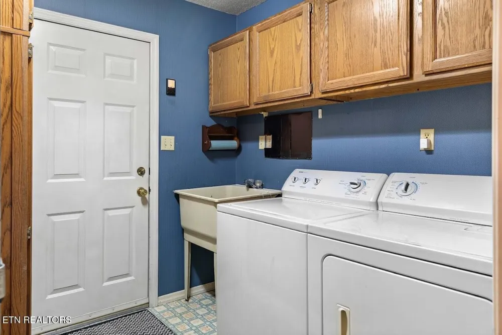 770 Mount Paran Rd Jacksboro, TN 37757