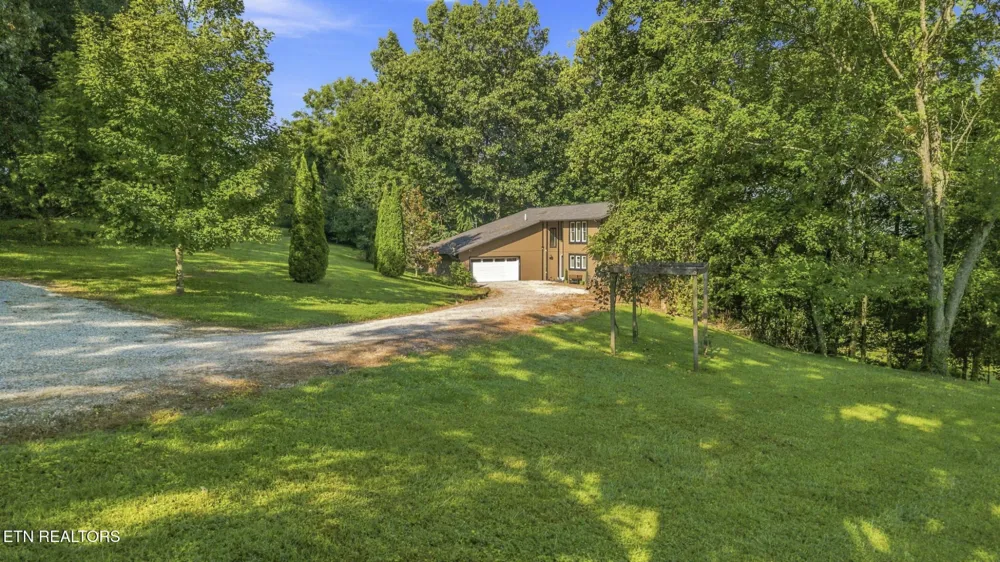 770 Mount Paran Rd Jacksboro, TN 37757