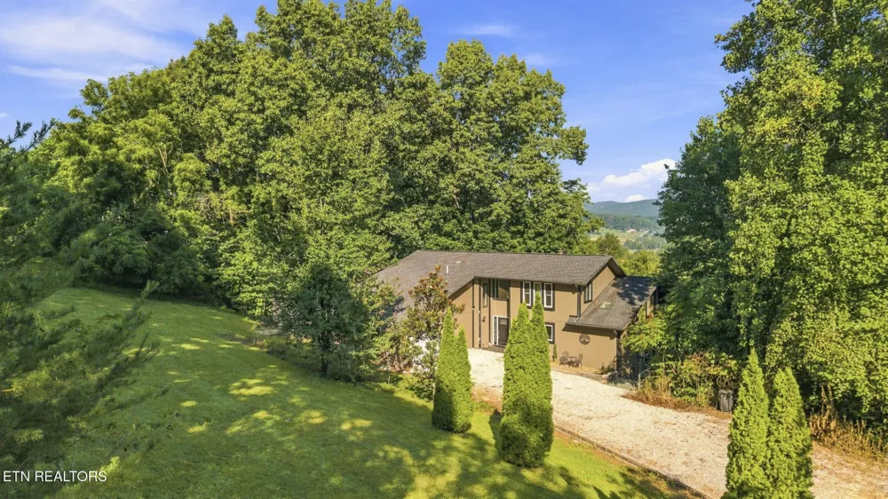 770 Mount Paran Rd Jacksboro, TN 37757
