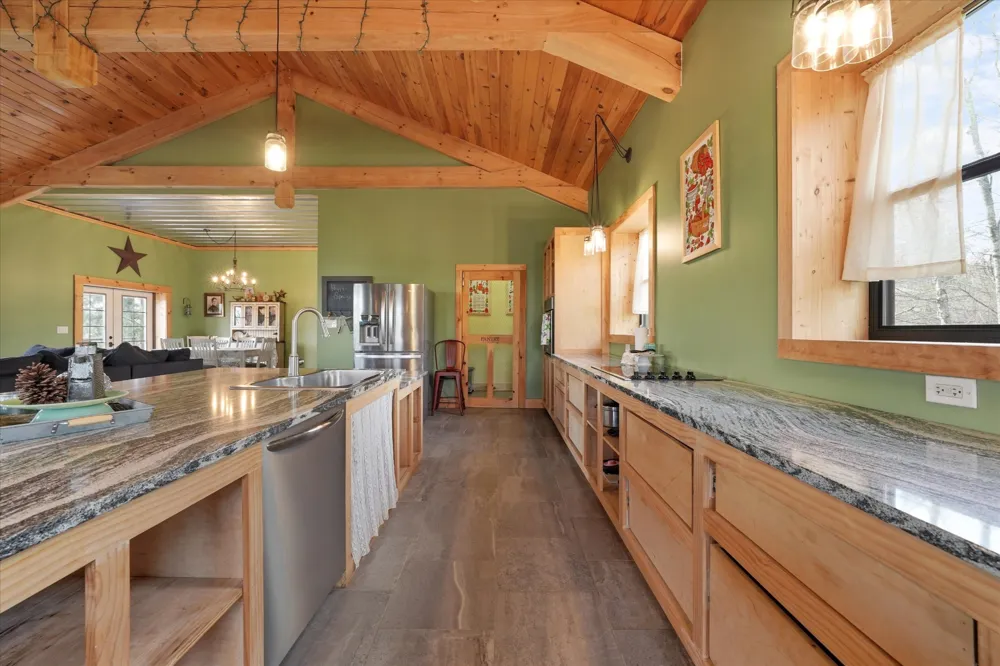 2649 Wildwood Rd Dandridge, TN 37725