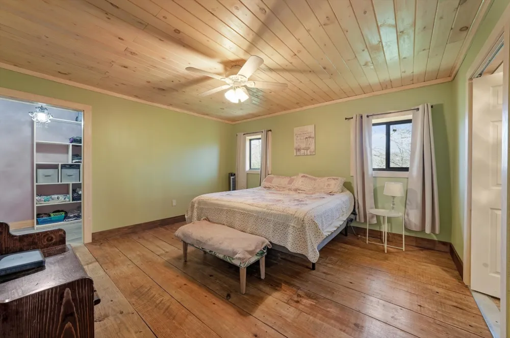 2649 Wildwood Rd Dandridge, TN 37725