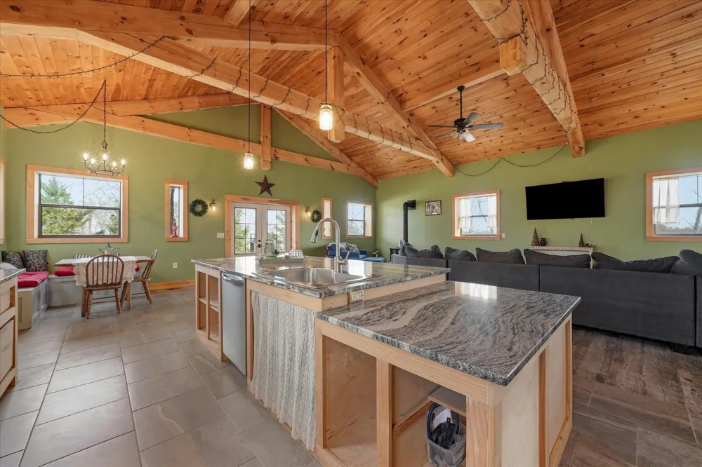 2649 Wildwood Rd Dandridge, TN 37725