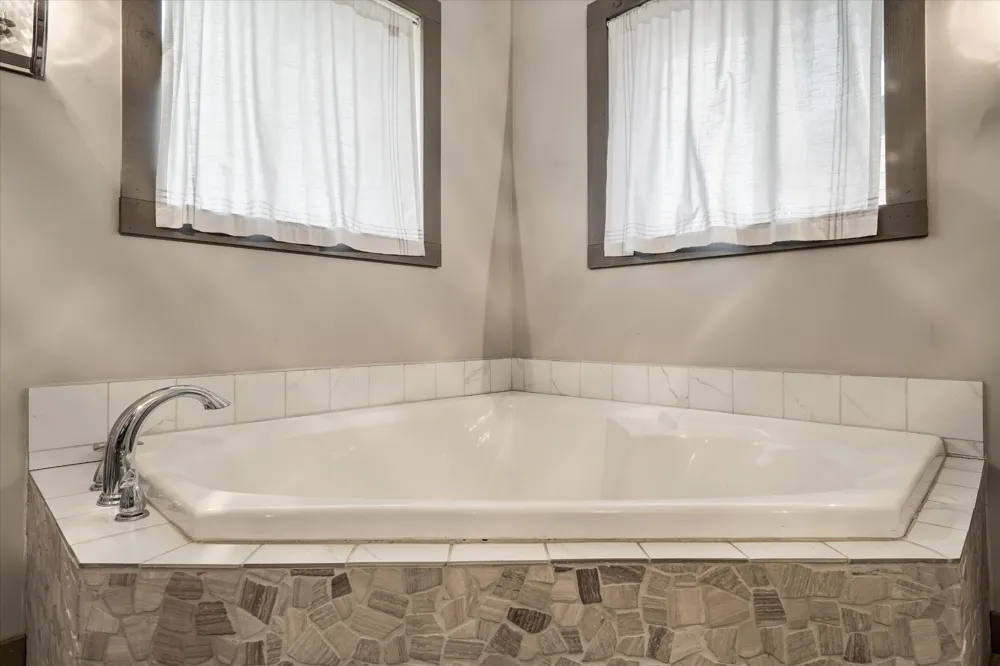 2649 Wildwood Rd Dandridge, TN 37725