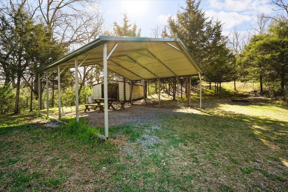 2649 Wildwood Rd Dandridge, TN 37725