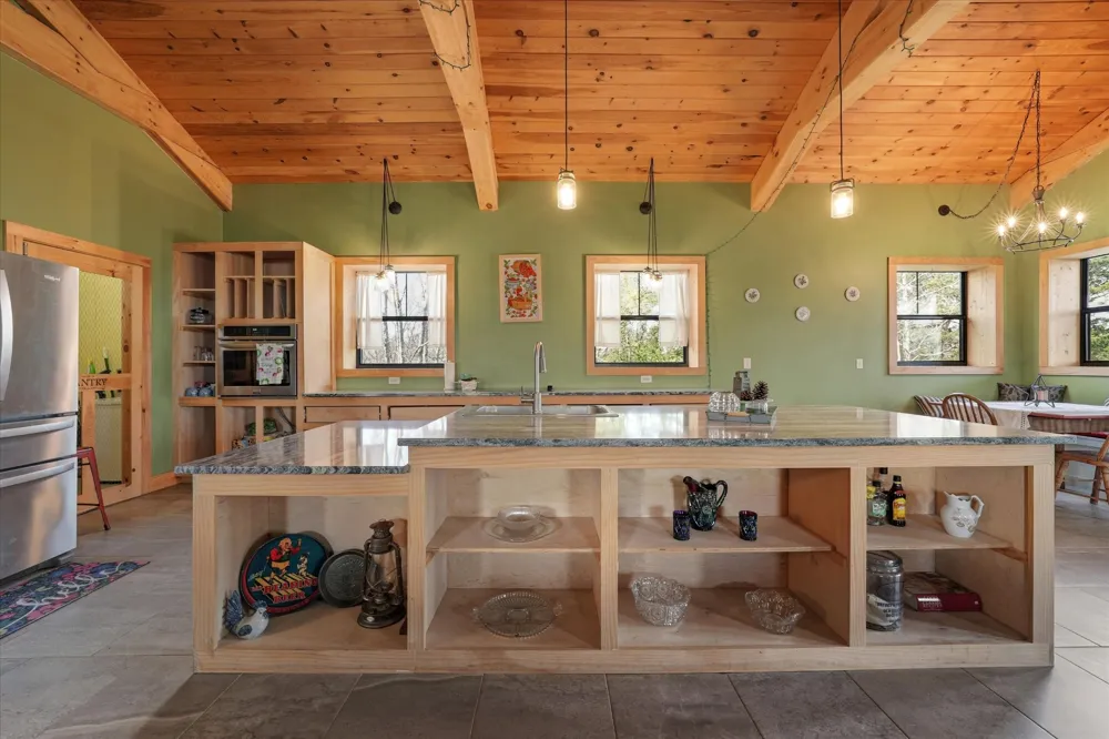 2649 Wildwood Rd Dandridge, TN 37725