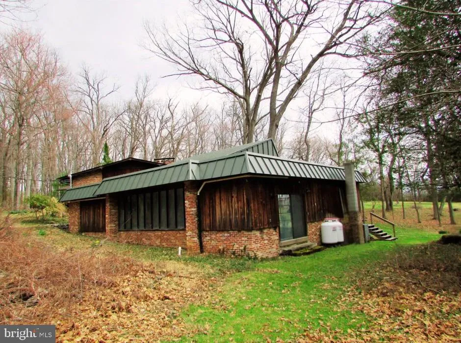 200 TALL OAKS DRIVE State College, PA 16801