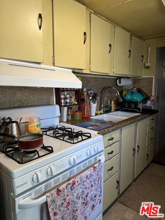 6000 W 140th Street West Rosamond, CA 93560