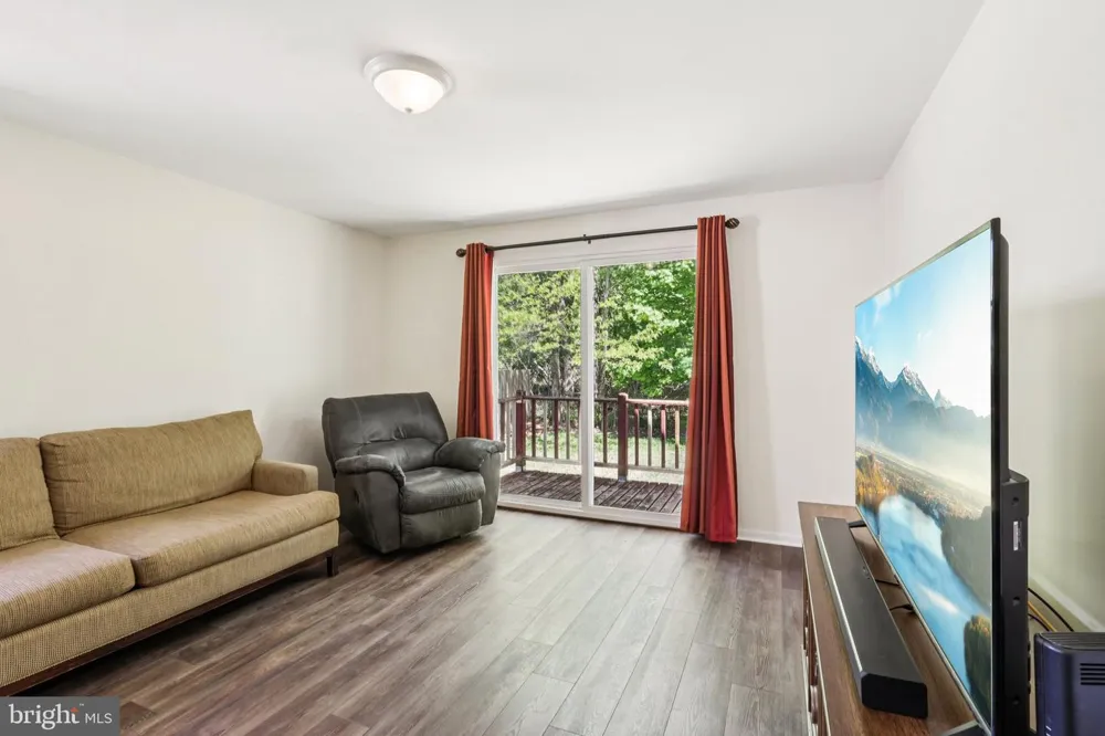 61 WICKOM AVENUE Hamilton, NJ 08690