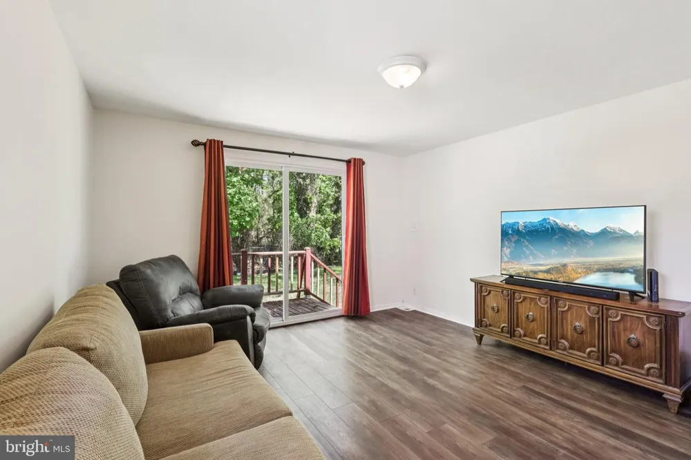 61 WICKOM AVENUE Hamilton, NJ 08690