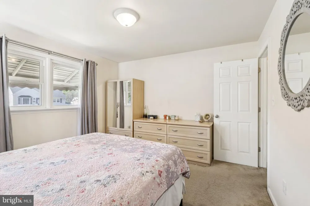 61 WICKOM AVENUE Hamilton, NJ 08690