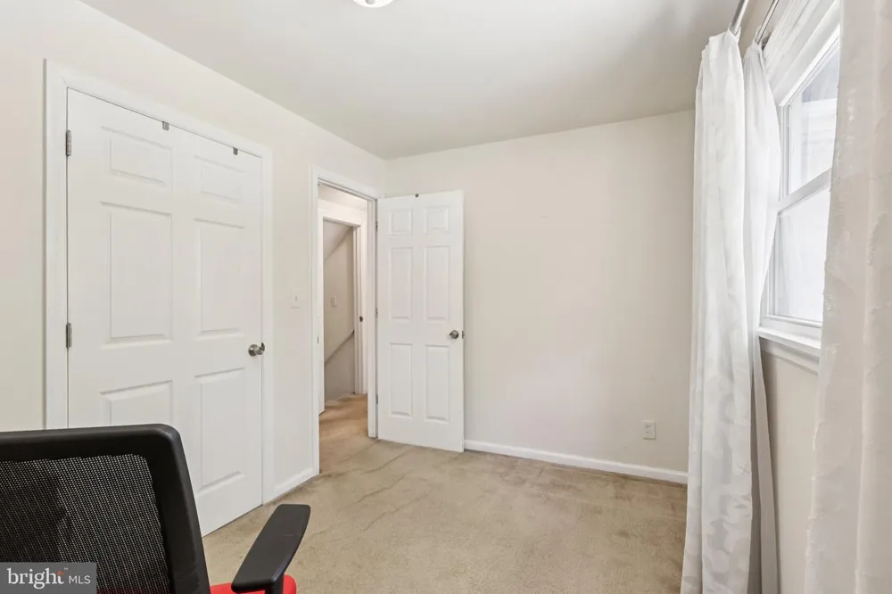61 WICKOM AVENUE Hamilton, NJ 08690