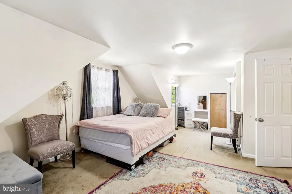 61 WICKOM AVENUE Hamilton, NJ 08690