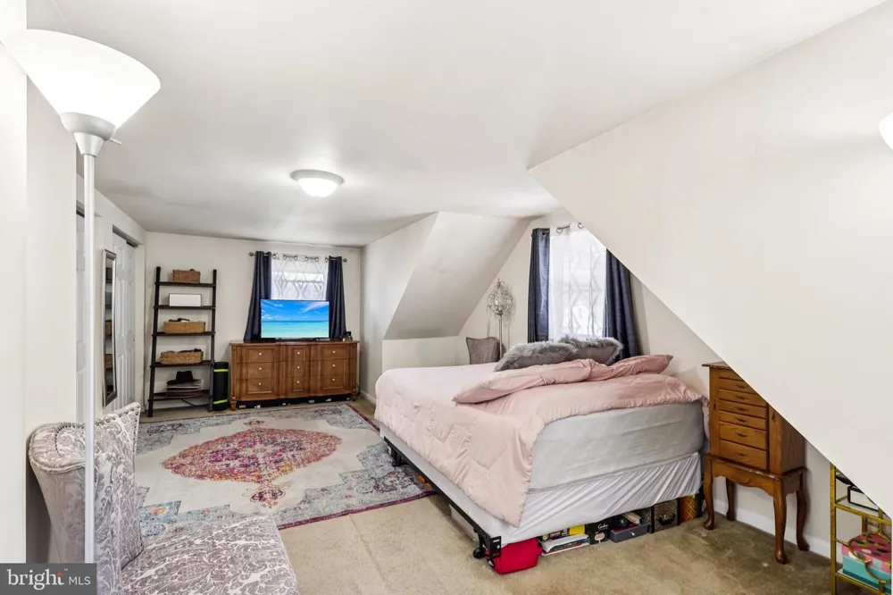 61 WICKOM AVENUE Hamilton, NJ 08690