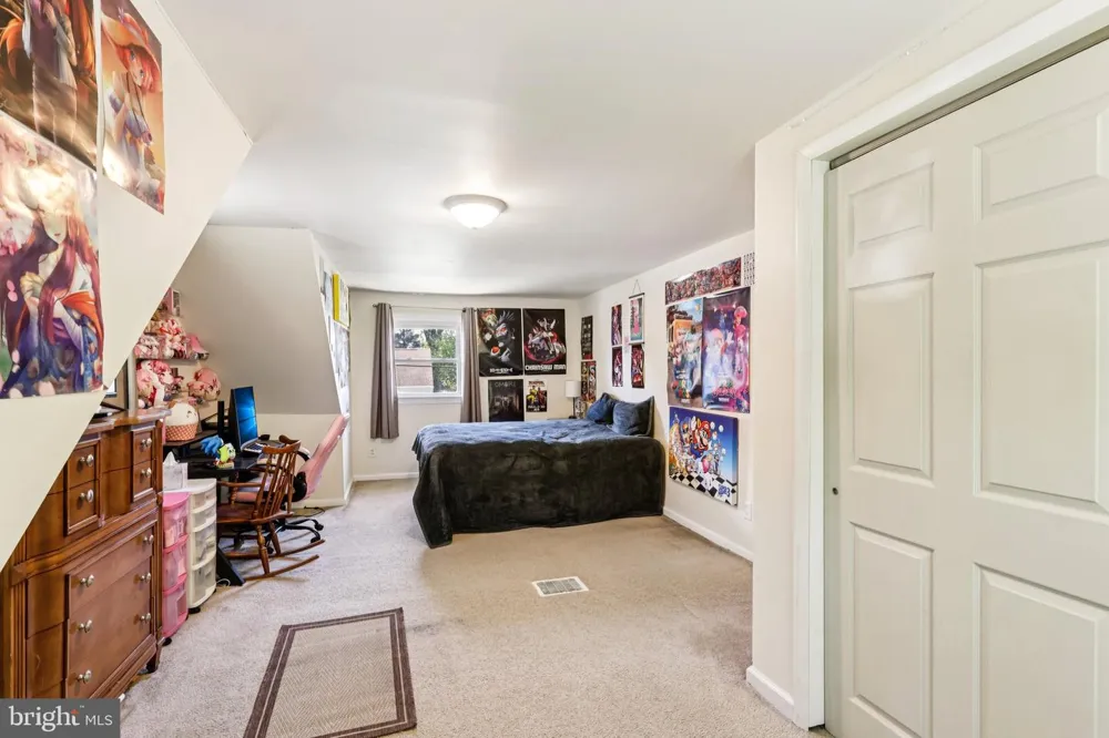61 WICKOM AVENUE Hamilton, NJ 08690
