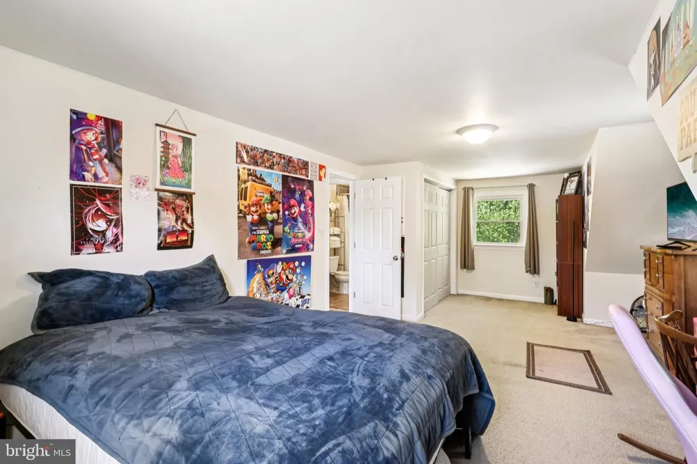 61 WICKOM AVENUE Hamilton, NJ 08690