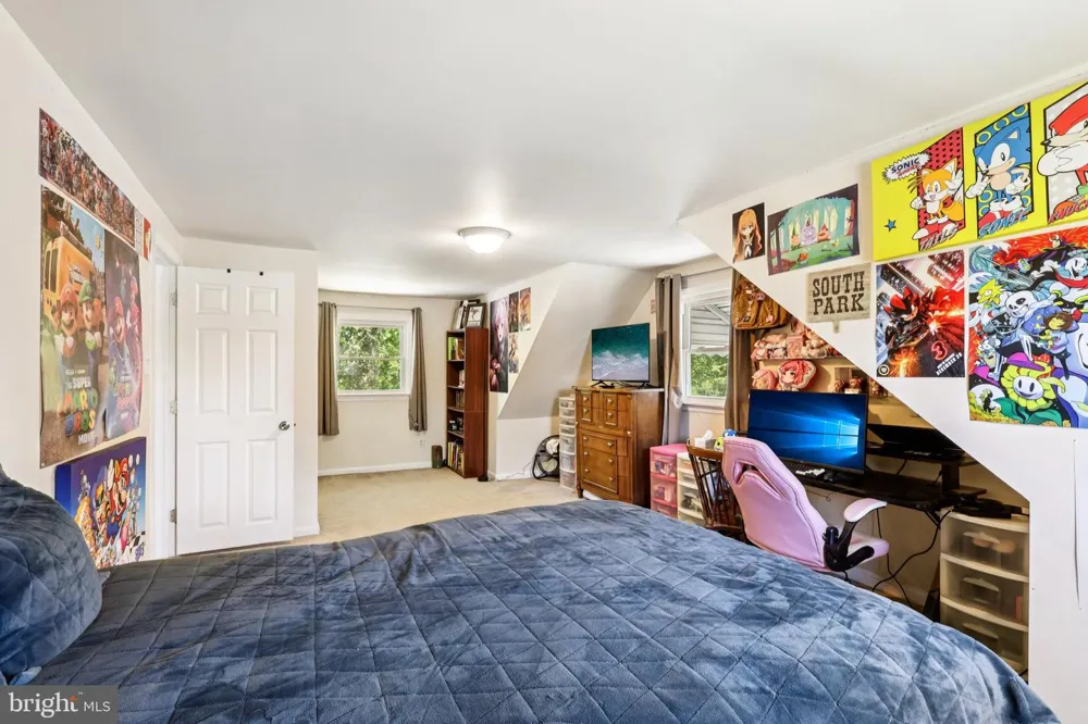 61 WICKOM AVENUE Hamilton, NJ 08690