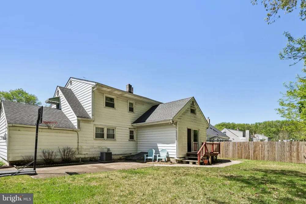 61 WICKOM AVENUE Hamilton, NJ 08690