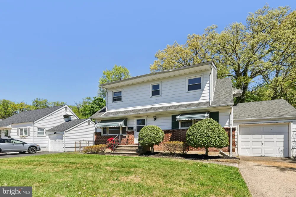 61 WICKOM AVENUE Hamilton, NJ 08690