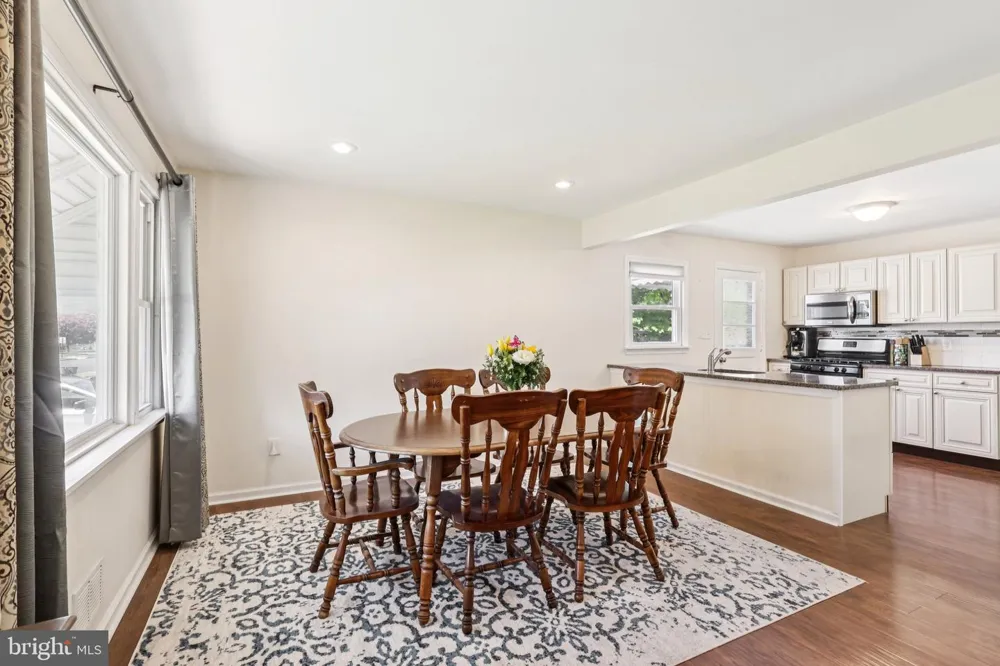 61 WICKOM AVENUE Hamilton, NJ 08690