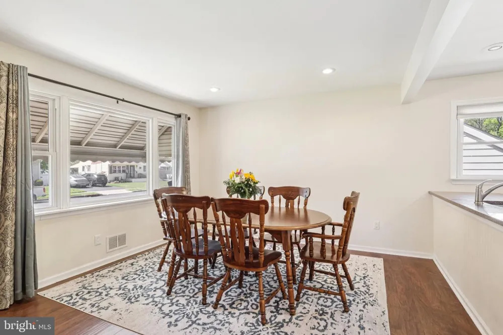61 WICKOM AVENUE Hamilton, NJ 08690