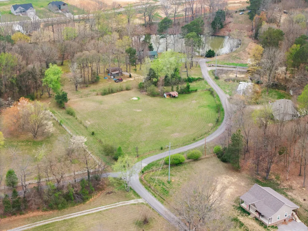 2686 Bellar Road Greenbrier, TN 37073