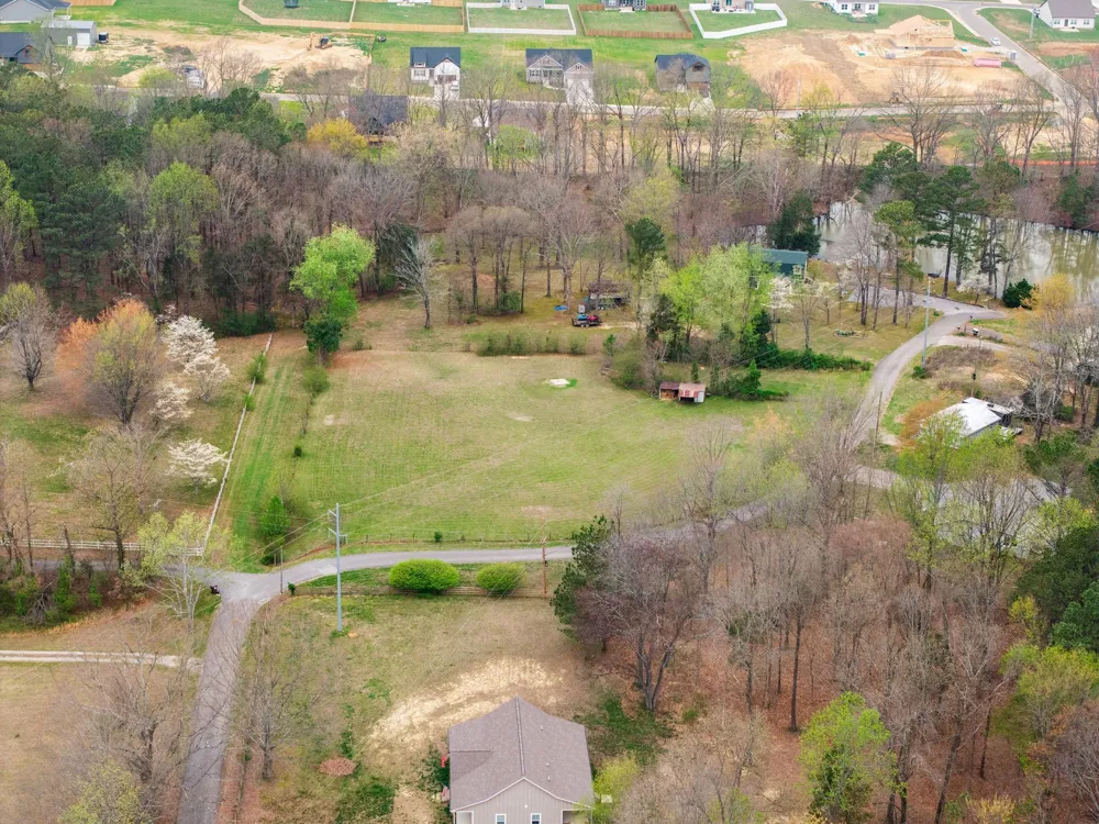 2686 Bellar Road Greenbrier, TN 37073