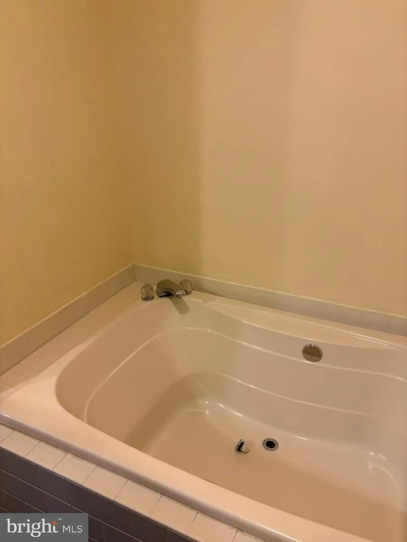 701 TRESCOTT PLACE Mount Laurel, NJ 08054