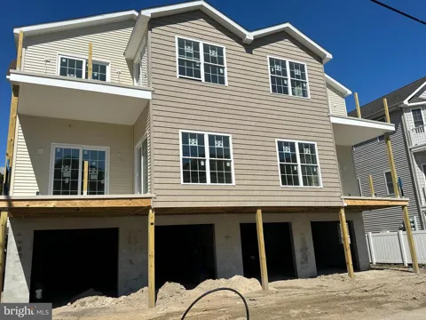 121 E MAPLE AVENUE #1