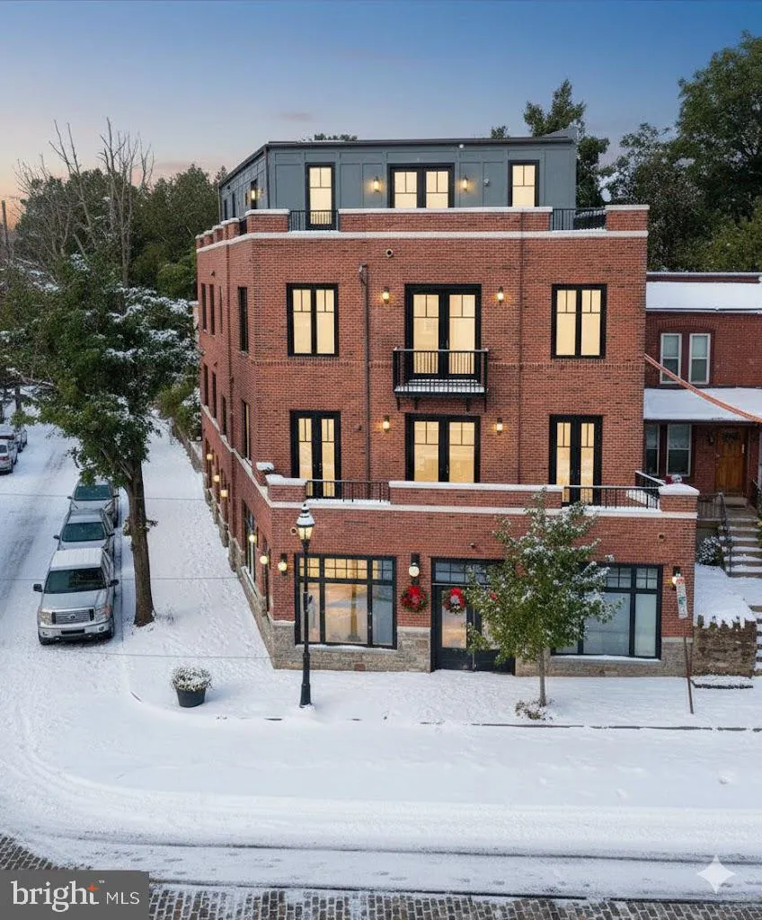 8100 GERMANTOWN AVENUE #B Philadelphia, PA 19118