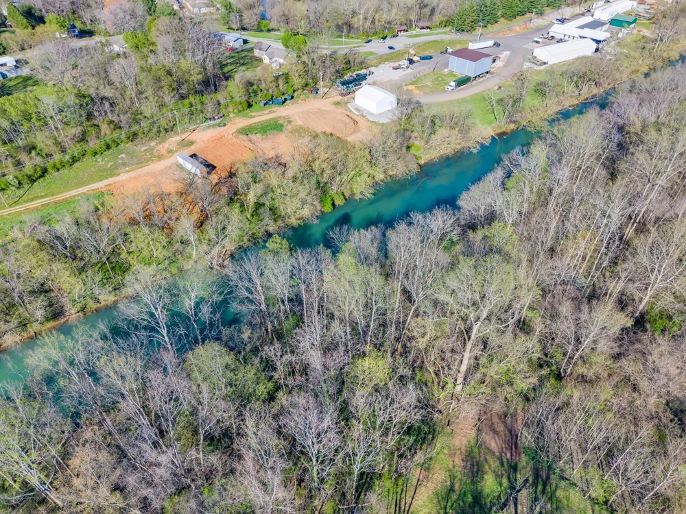 218 N Camp Heights Dr Sparta, TN 38583