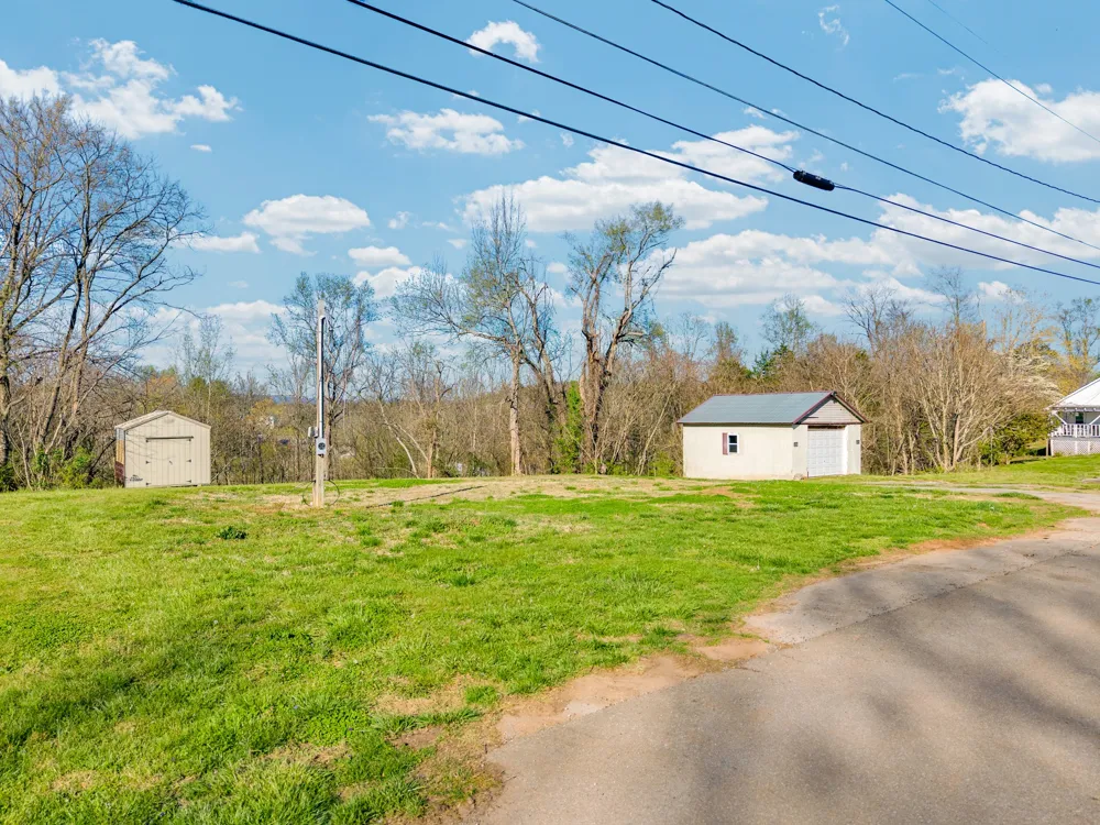 218 N Camp Heights Dr Sparta, TN 38583