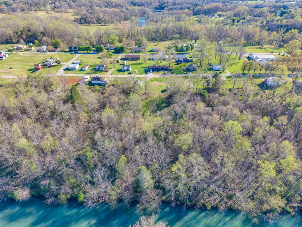218 N Camp Heights Dr Sparta, TN 38583