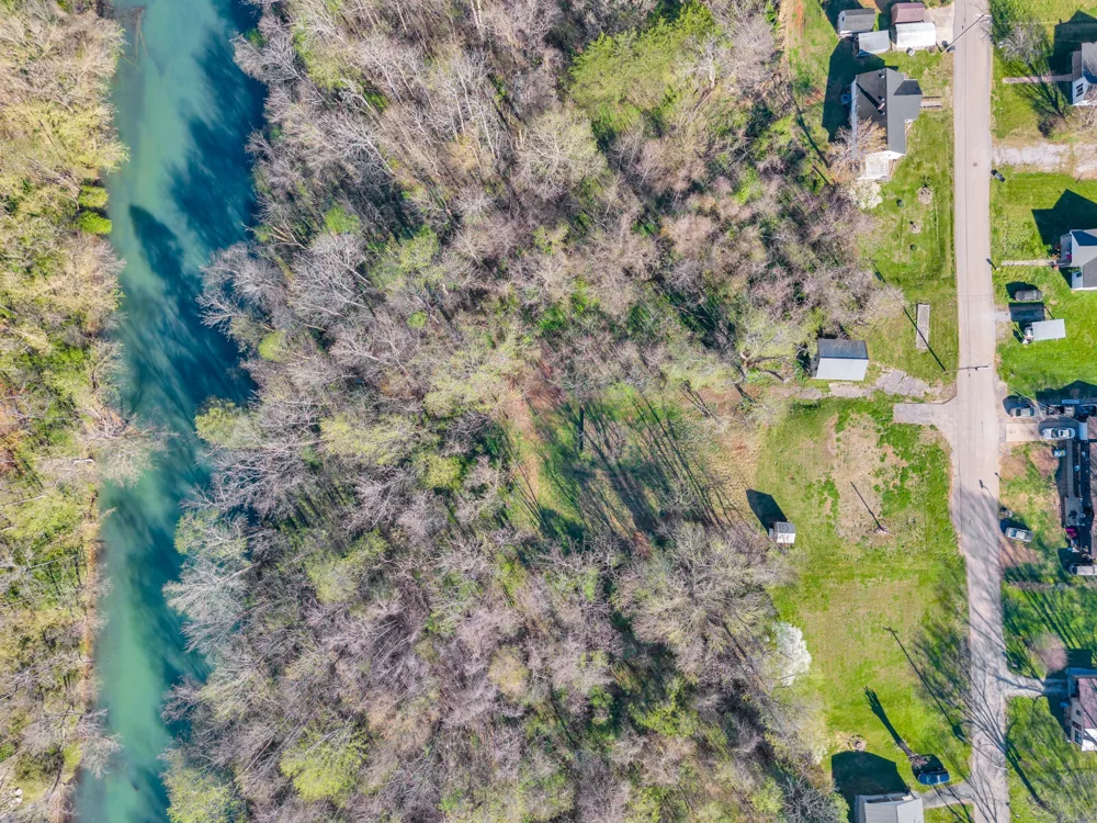 218 N Camp Heights Dr Sparta, TN 38583