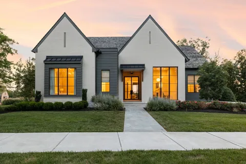 7338 Harlow Dr