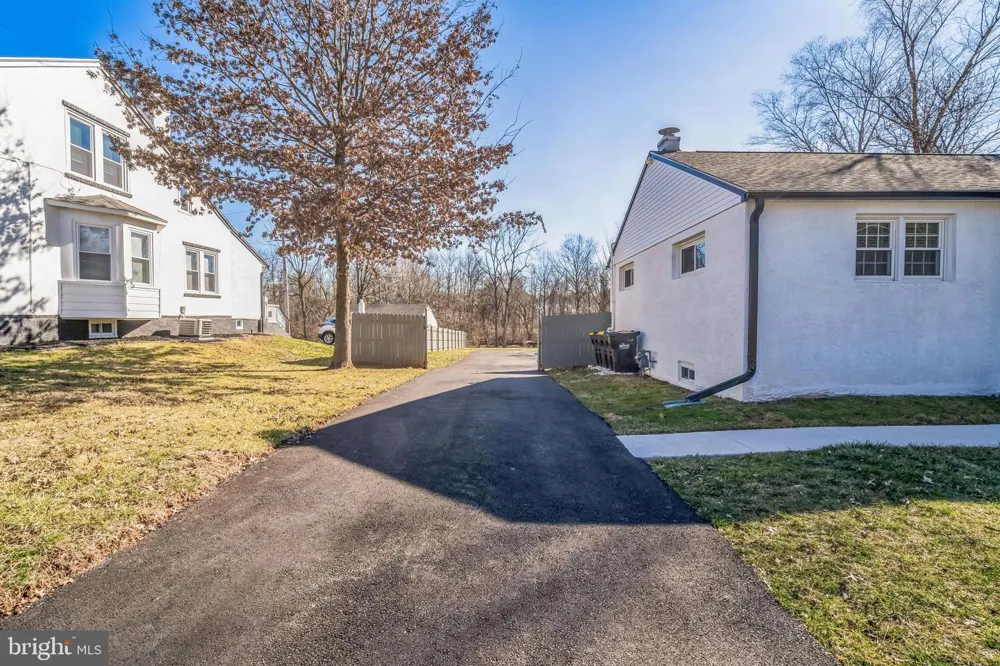 2952 DEKALB PIKE Norristown, PA 19401