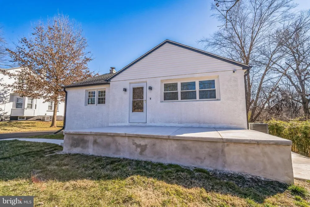 2952 DEKALB PIKE Norristown, PA 19401