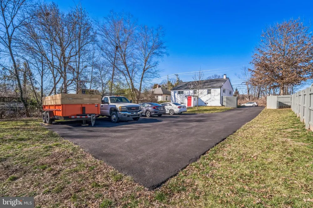 2952 DEKALB PIKE Norristown, PA 19401