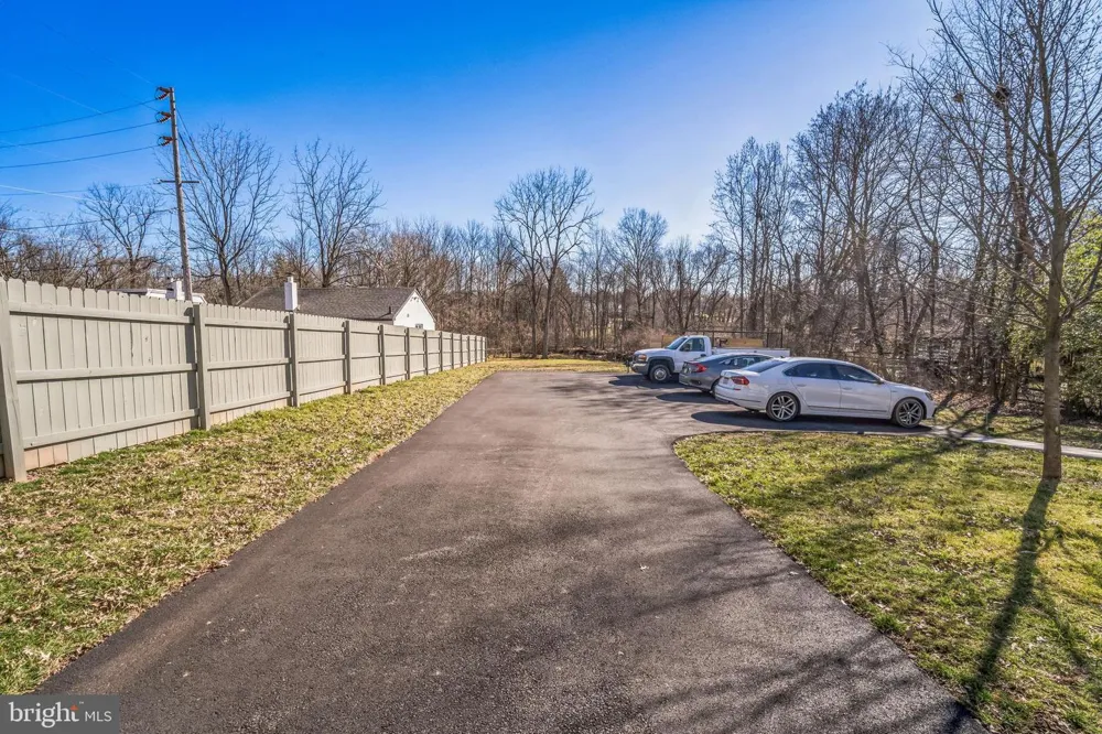 2952 DEKALB PIKE Norristown, PA 19401