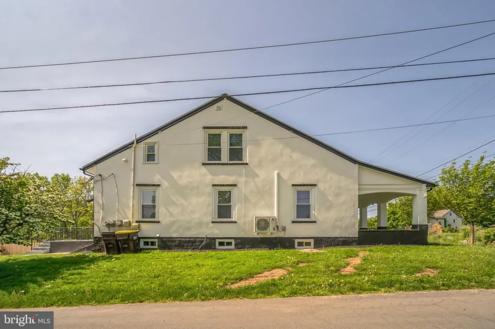 2952 DEKALB PIKE Norristown, PA 19401