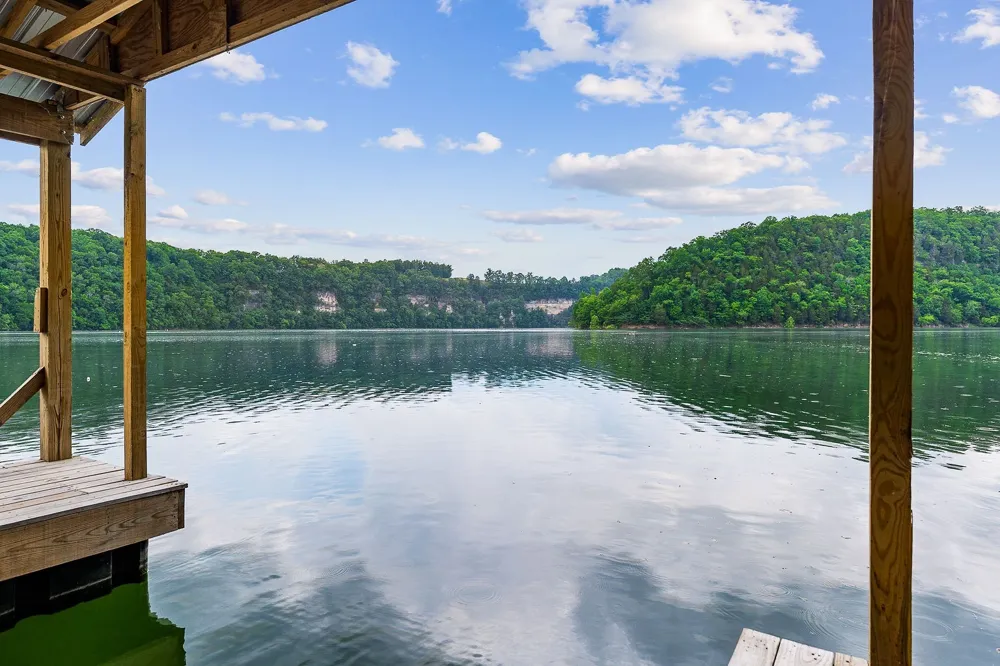 19 Summer Breeze Dr Smithville, TN 37166
