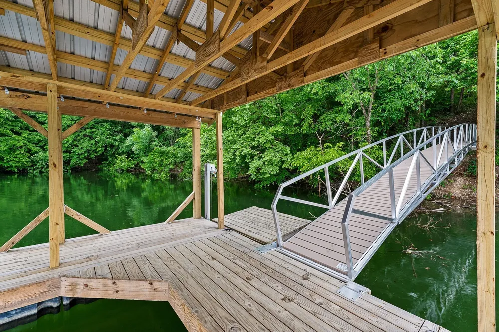19 Summer Breeze Dr Smithville, TN 37166