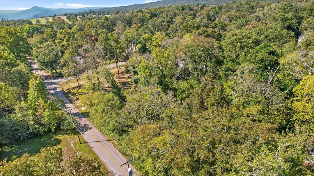 1212 Cinderella Road Lookout Mountain, GA 30750